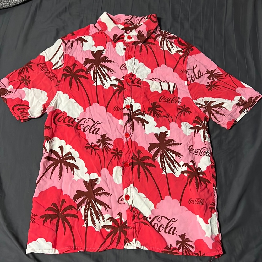 Coca Cola. Men’s Button Down Shirt. Palm Trees. Size Small.